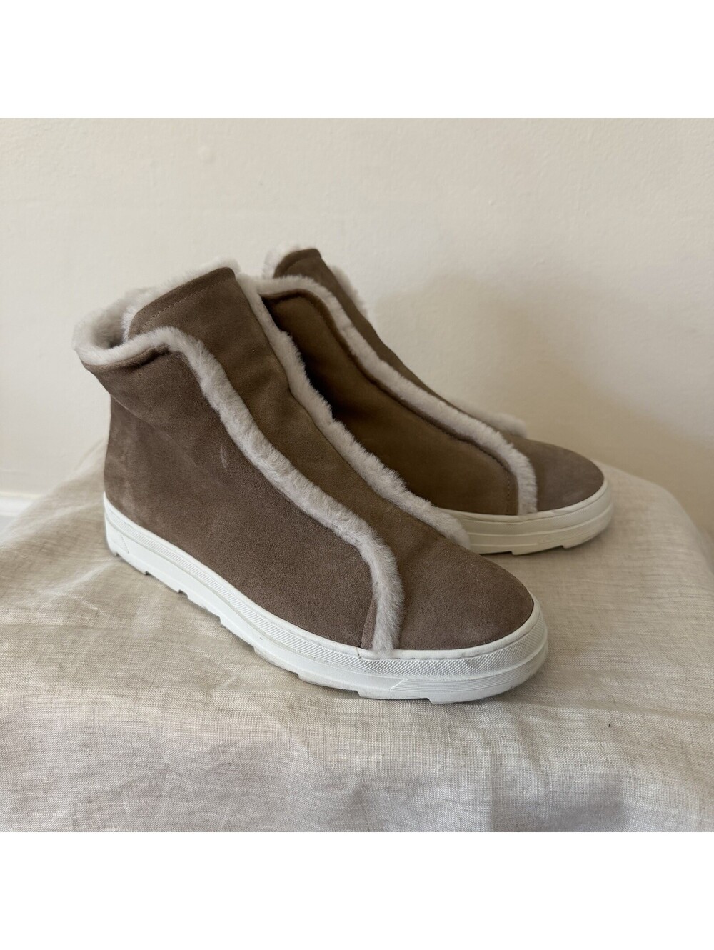 JOYKS SUEDE FUR LINED TAUPE ANKLE WINTER BOOTIES EU 39 US 8.5/9